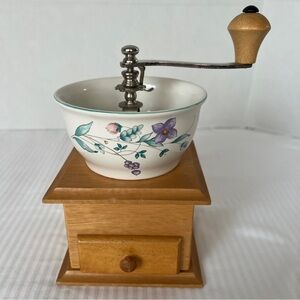 Vintage Pfaltzgraff Pottery April Pattern Kitchen Coffee Grinder